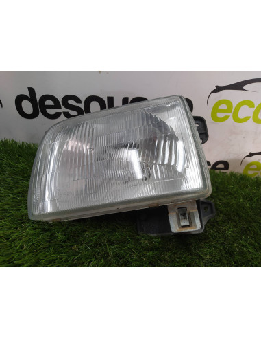 FARO IZQUIERDO NISSAN PICKUP (D22)...