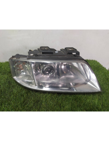 FARO DERECHO AUDI A6 AVANT (4B5) AKE...